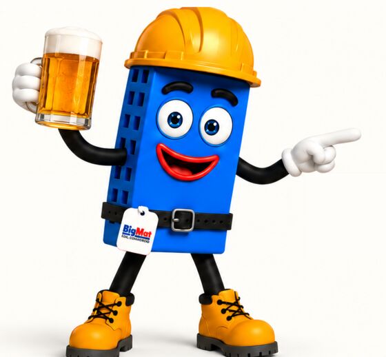 Matt Tony, la mascotte BigMat Edil Commercio, con un boccale di birra